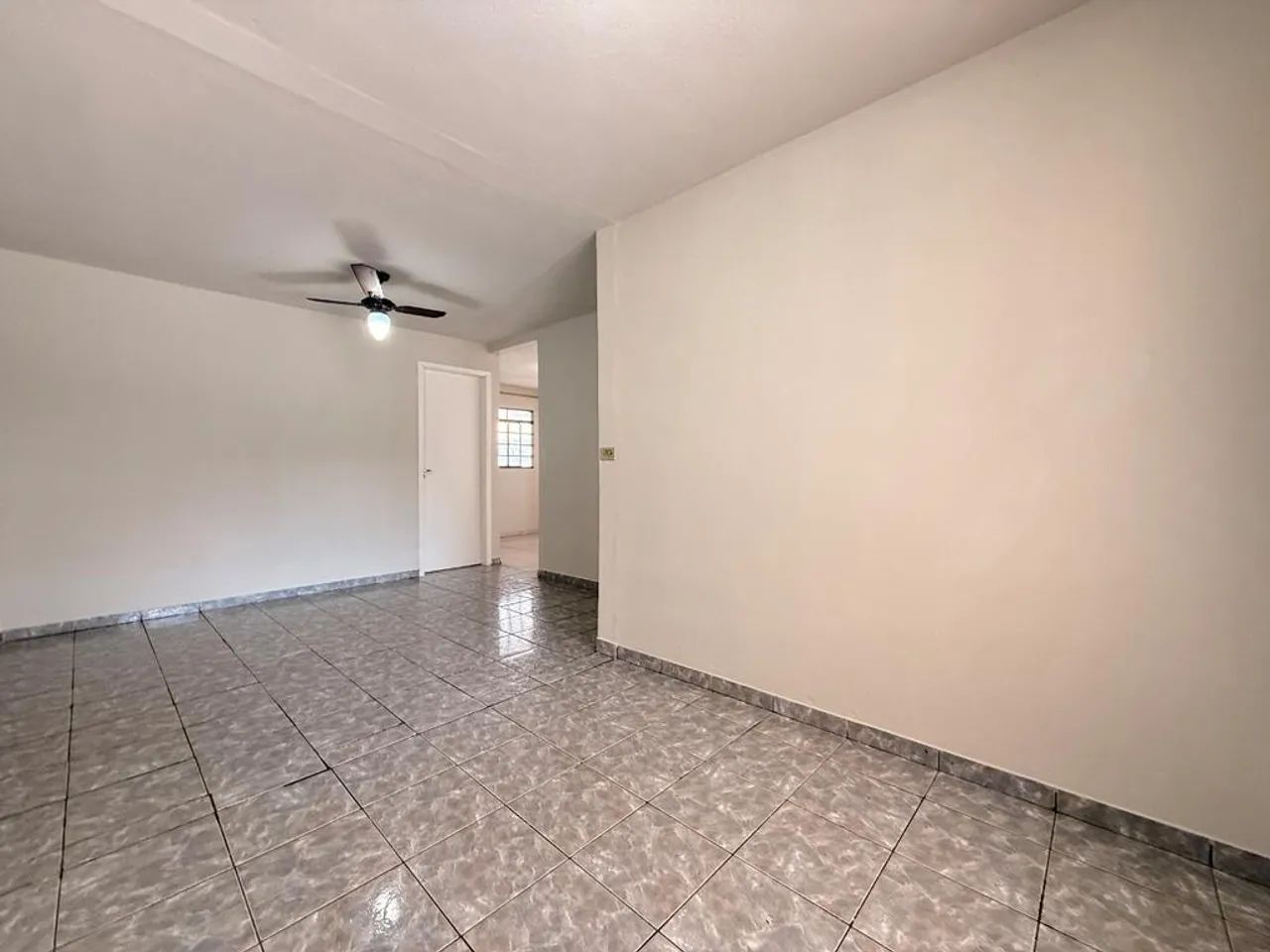 Casa para alugar em Maringá, Conjunto Habitacional Itatiaia, com 2 quartos, com 94 m² - Foto 5