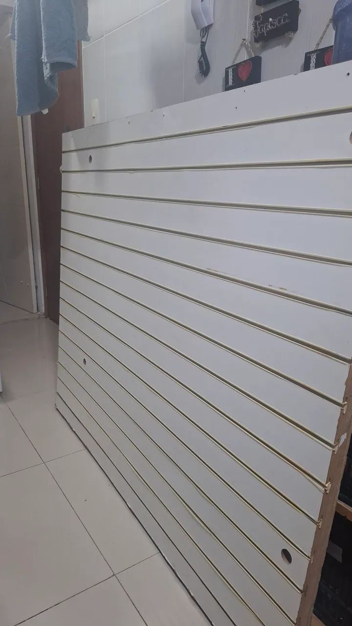 Painel ripado de bijouterias 