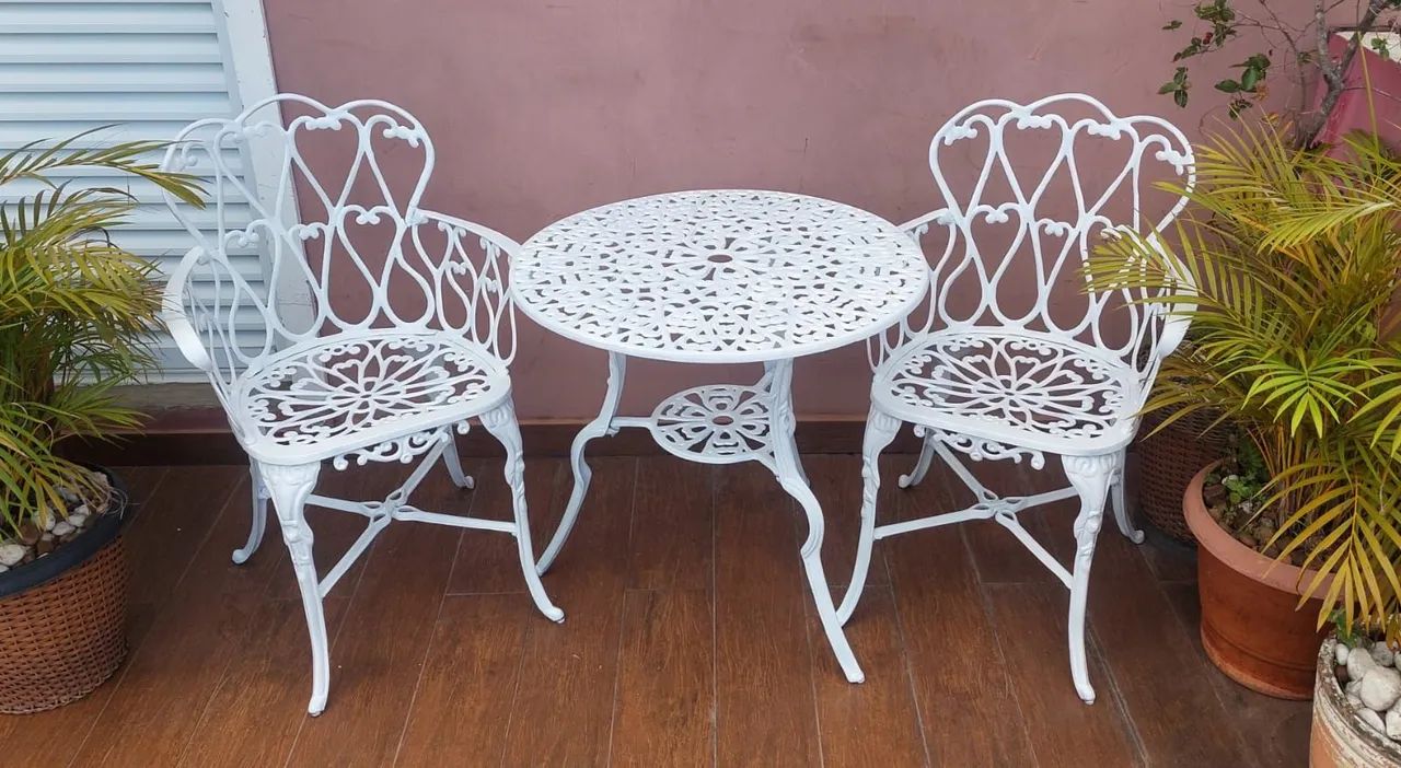 Conjunto de mesa com 2 cadeiras de jardim de alumínio 
