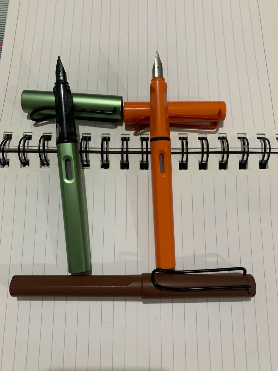 Kit com duas canetas tinteiro e uma esferográfica lama - Foto 3