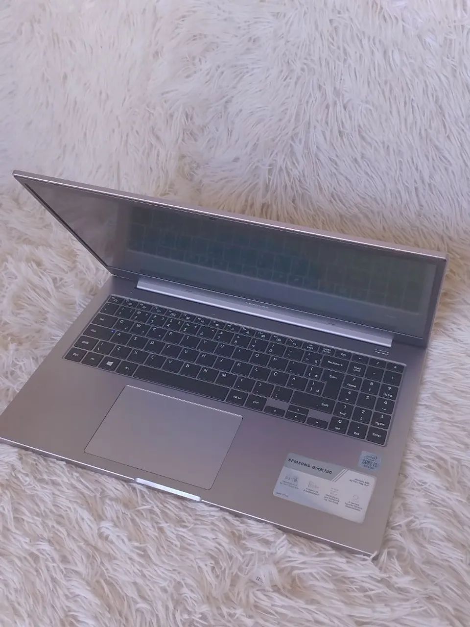 Notebook Samsung Book E30 i3 10ª geração - conservado e formatado