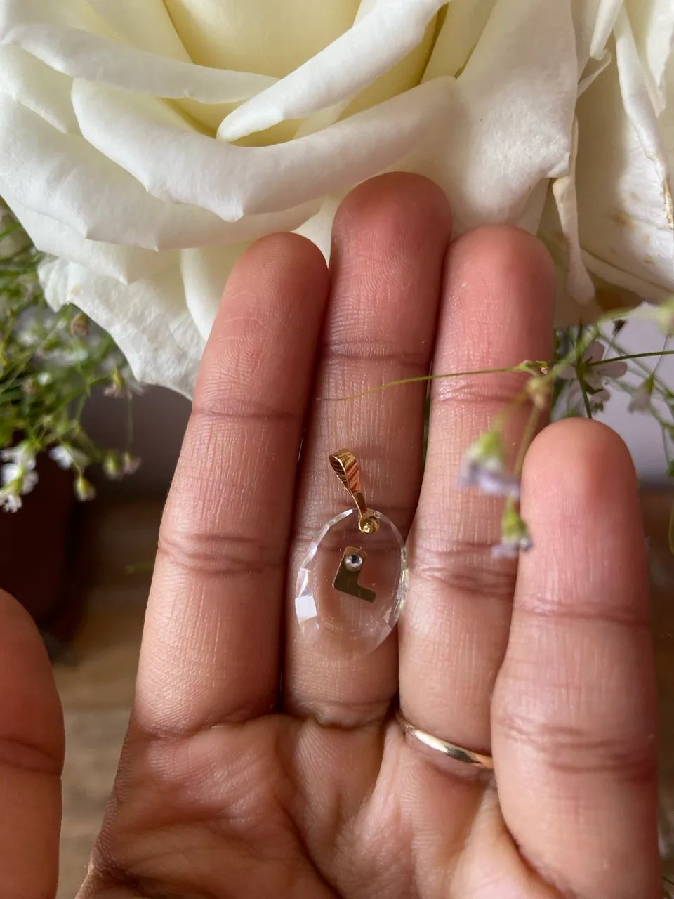 Pingente em L ouro 18K