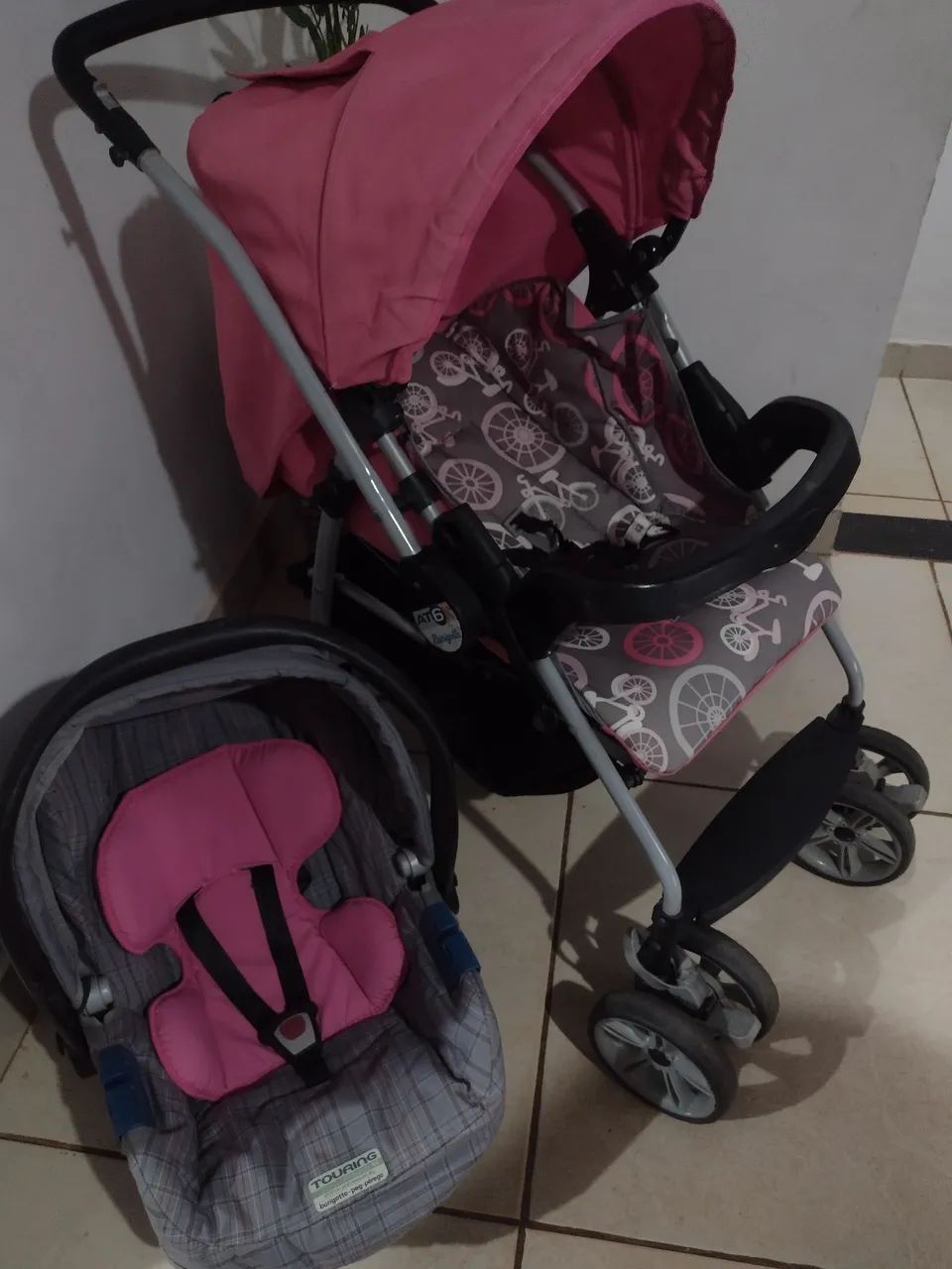 Carrinho com bebê conforto  - Foto 2