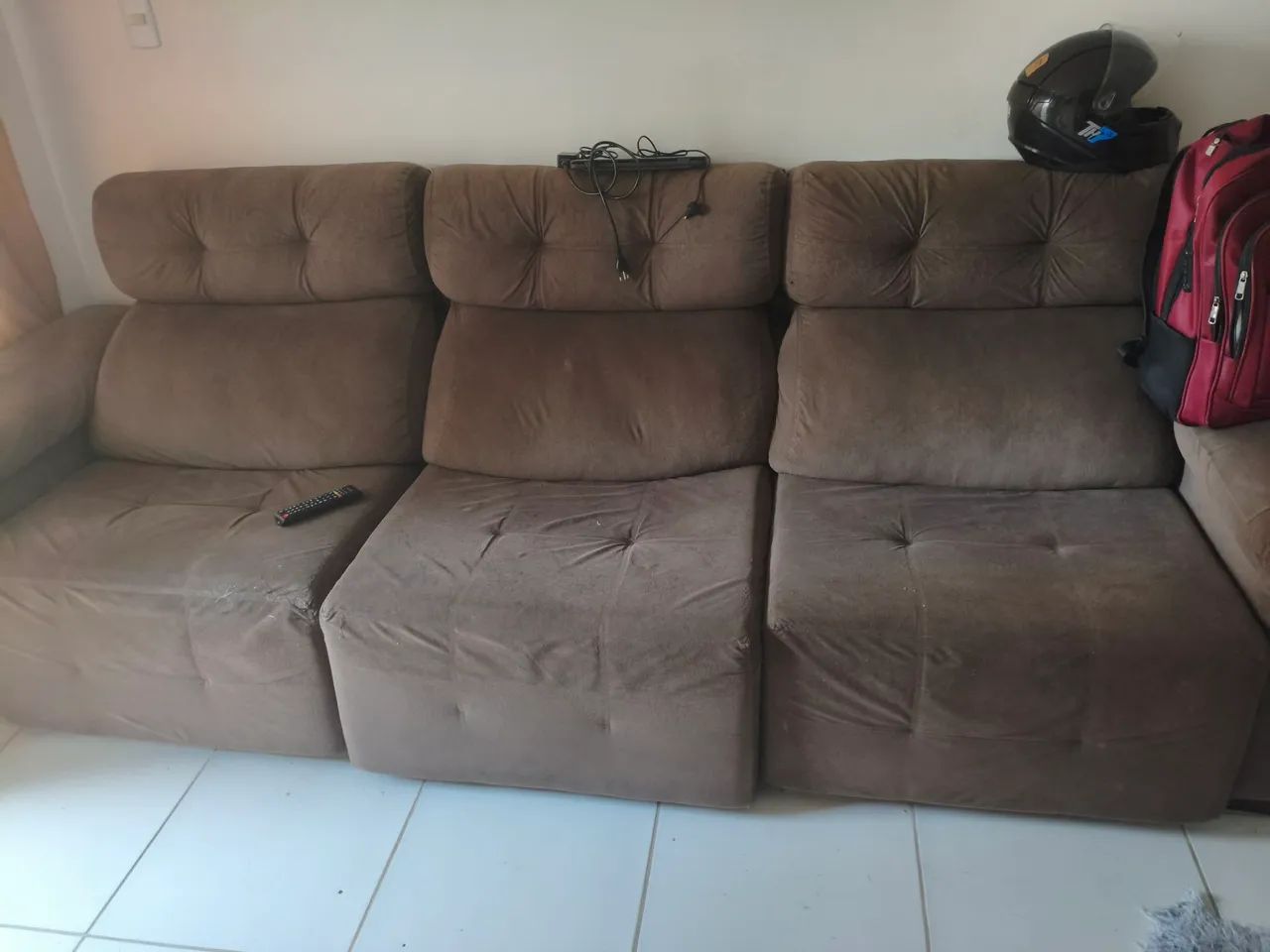 Vende se sofá retrátil 03 lugares, medindo 2.90