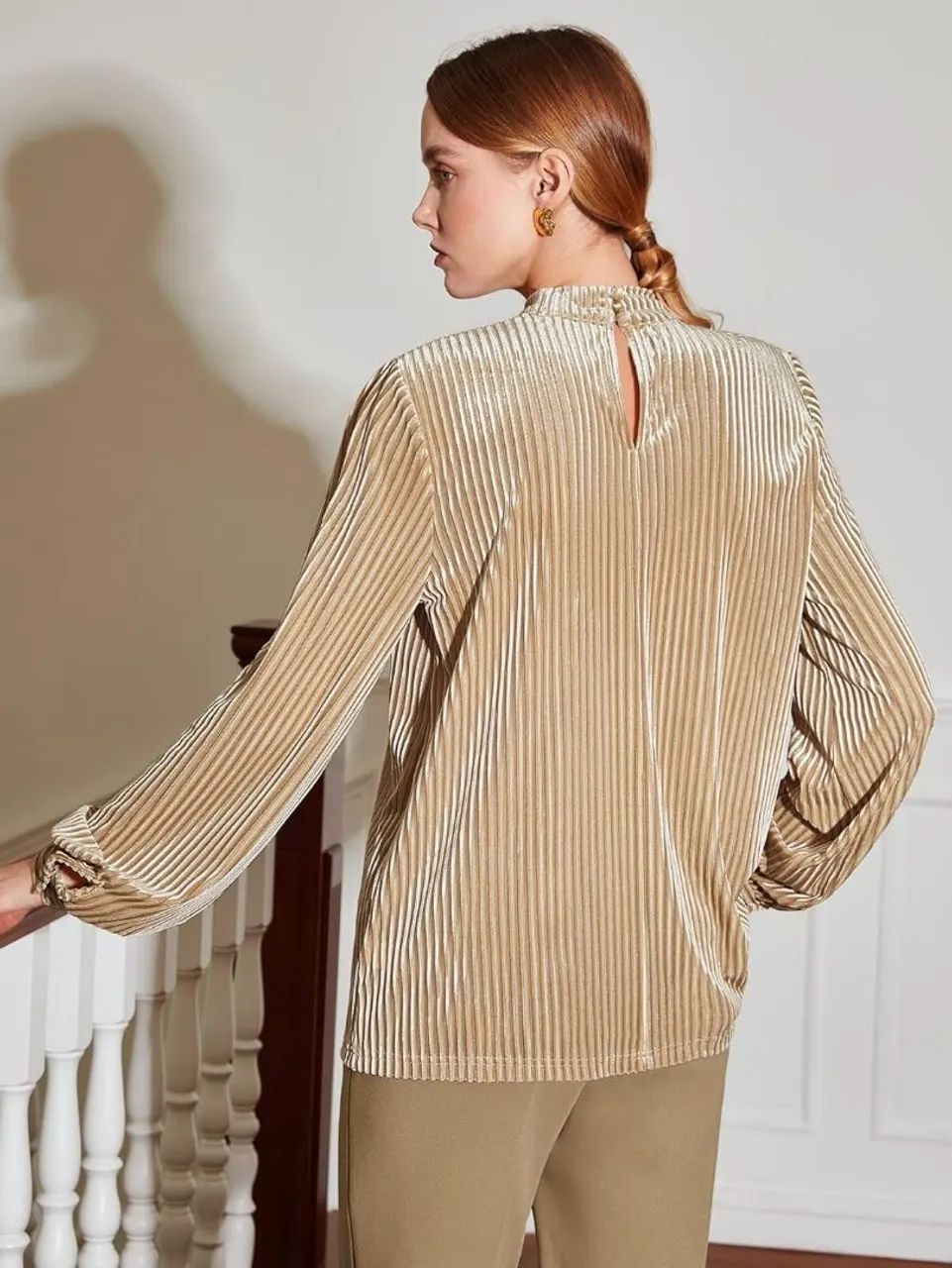 Blusa Motf de veludo bege - Foto 4