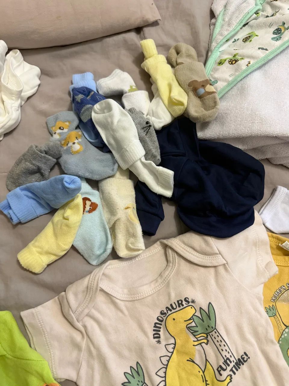 Vendo lote de roupa de bebê 