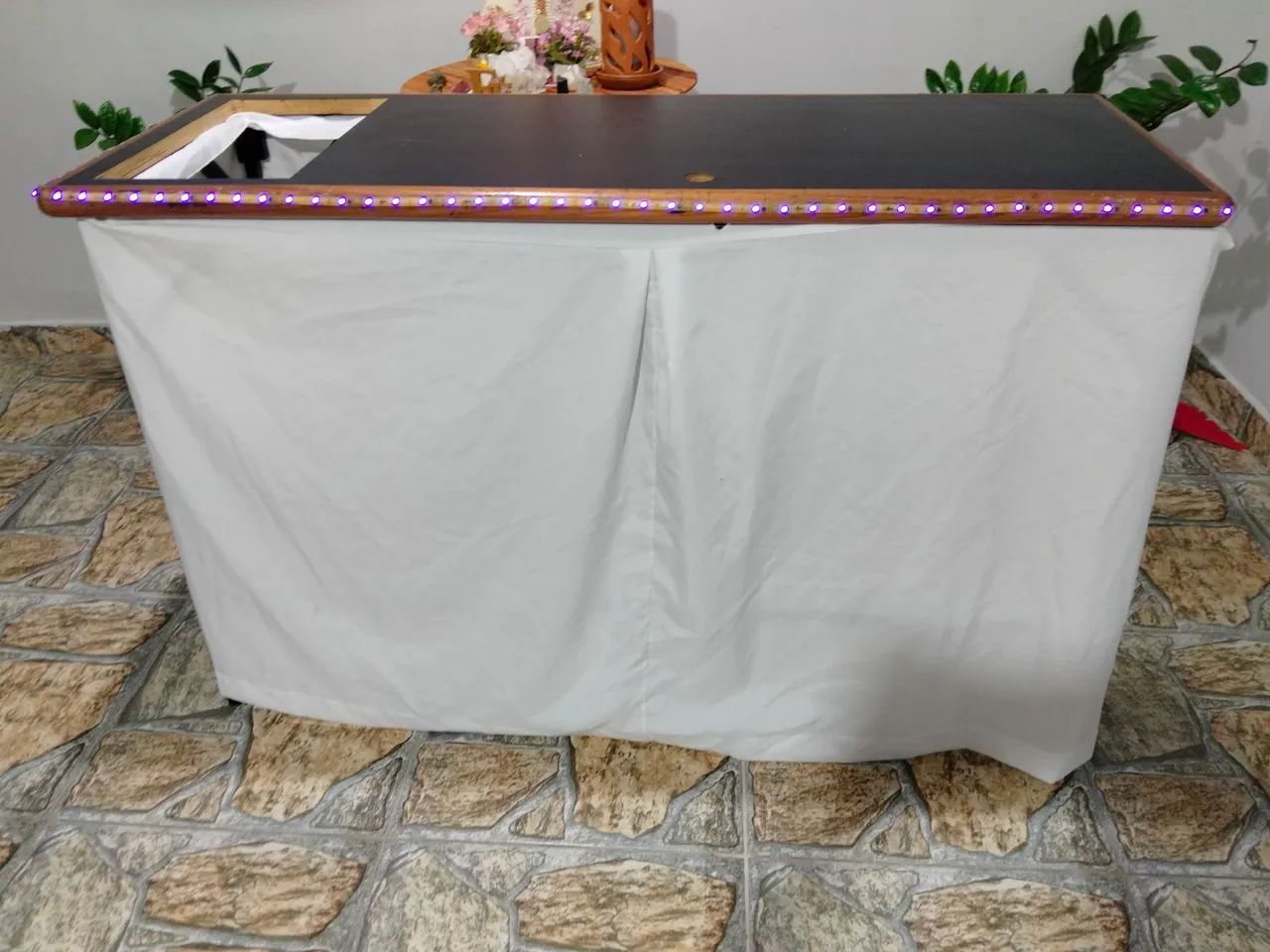 Vendo mesa de Metalon para som - Foto 2