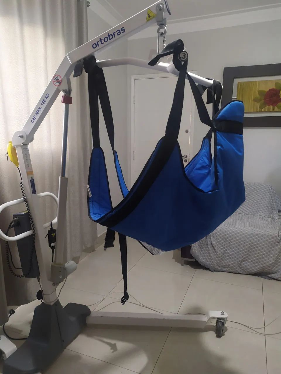 TRANSFER ELÉTRICO marca ORTOBRAS com 2 cestos, sendo 1 deles para banho  - Foto 2