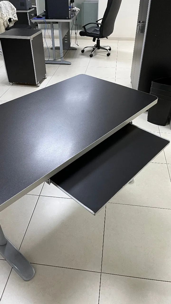 MESA DE ESCRITÓRIO EM EXCELENTE ESTADO - Foto 4