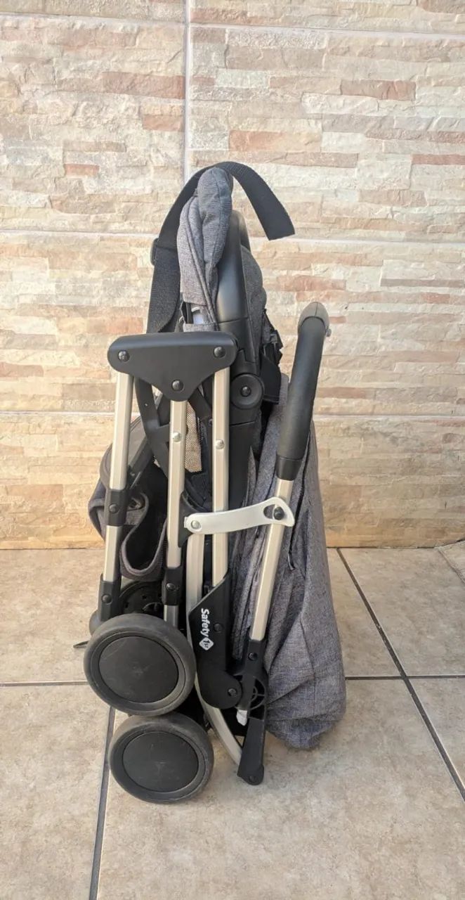 Carrinho de Bebê Safety 1st (acompanha almofada que é comprada à parte)   - Marca: Safety  - Foto 2