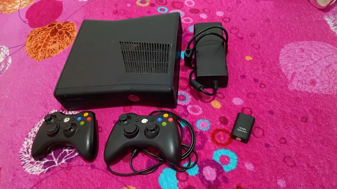 Xbox 360, 2 controles  - Foto 3