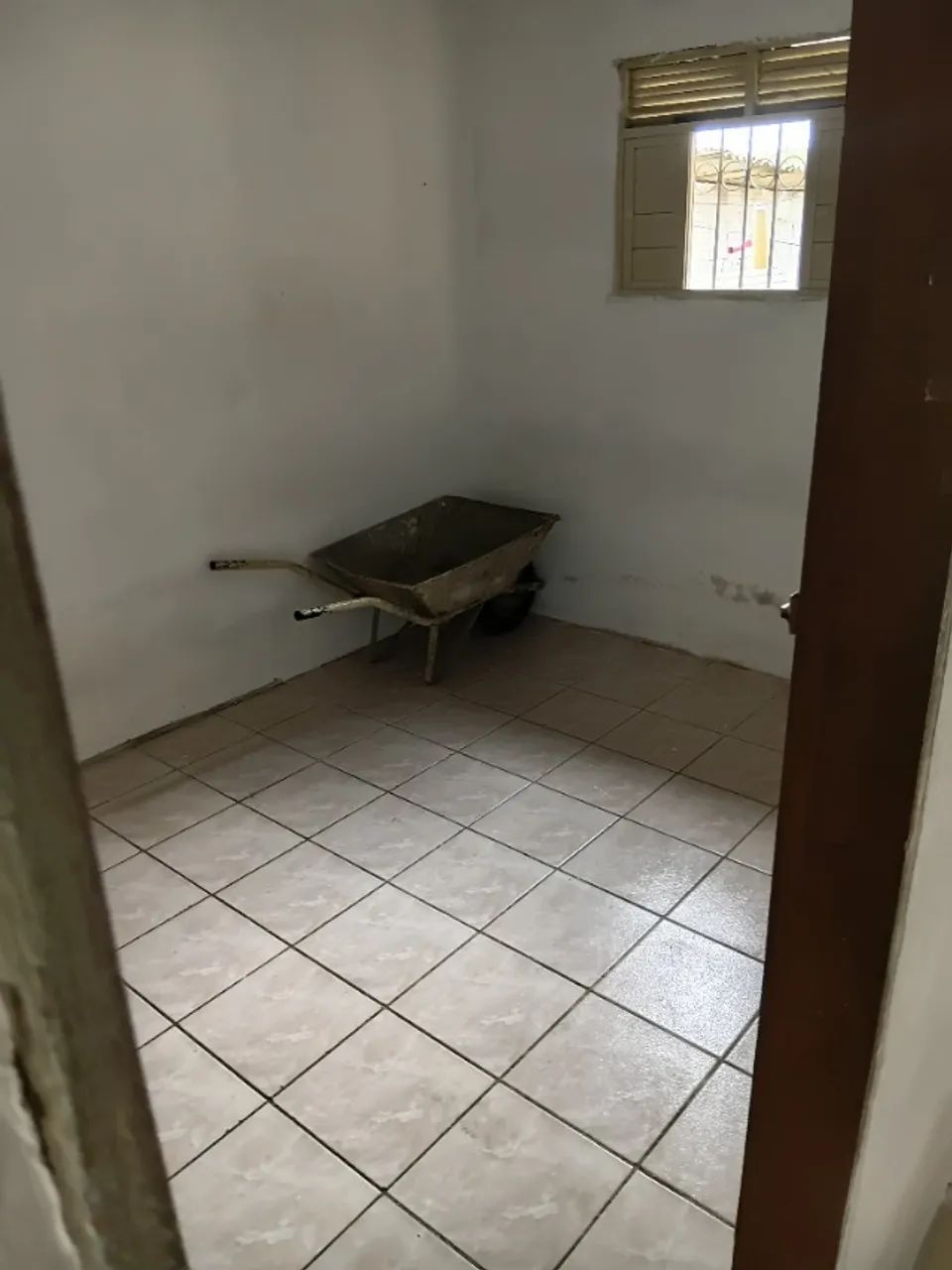 Aluga casa em Cida Nova