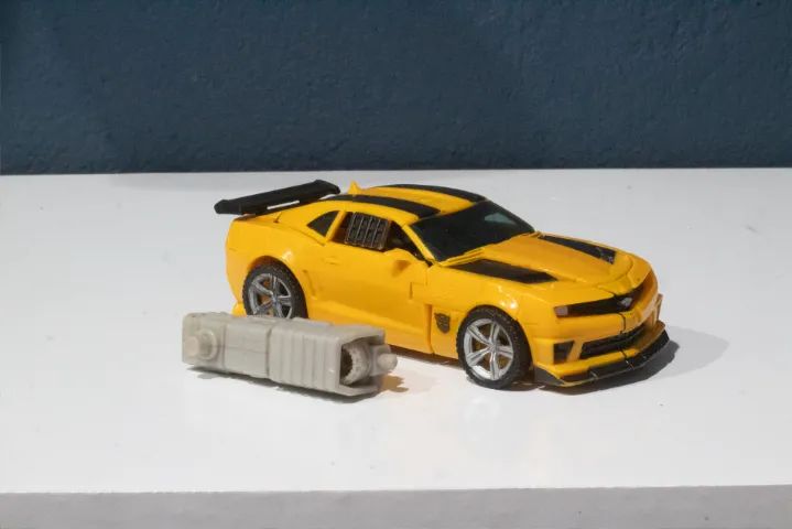 Transformers DOTM Bumblebee Deluxe Class - Foto 2