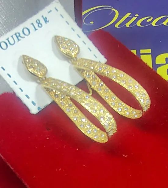 Brincos Argola Moderna Gota Diamantes Ouro 18 Kilates Peso 3.14 Gramas 34 mm              