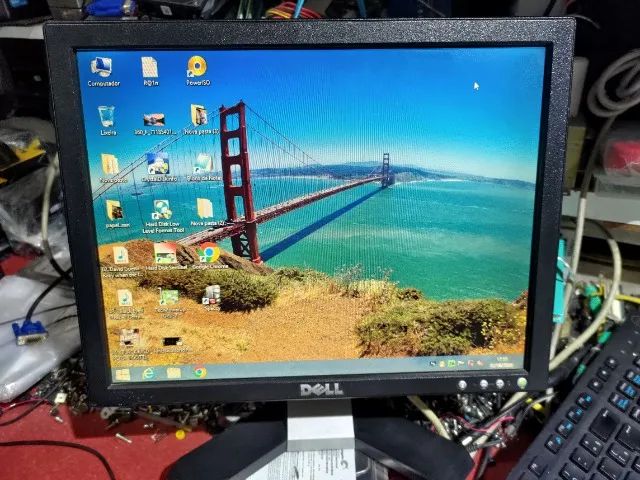 MONITOR 15 POLEGADAS 100 CADA UNIDADE