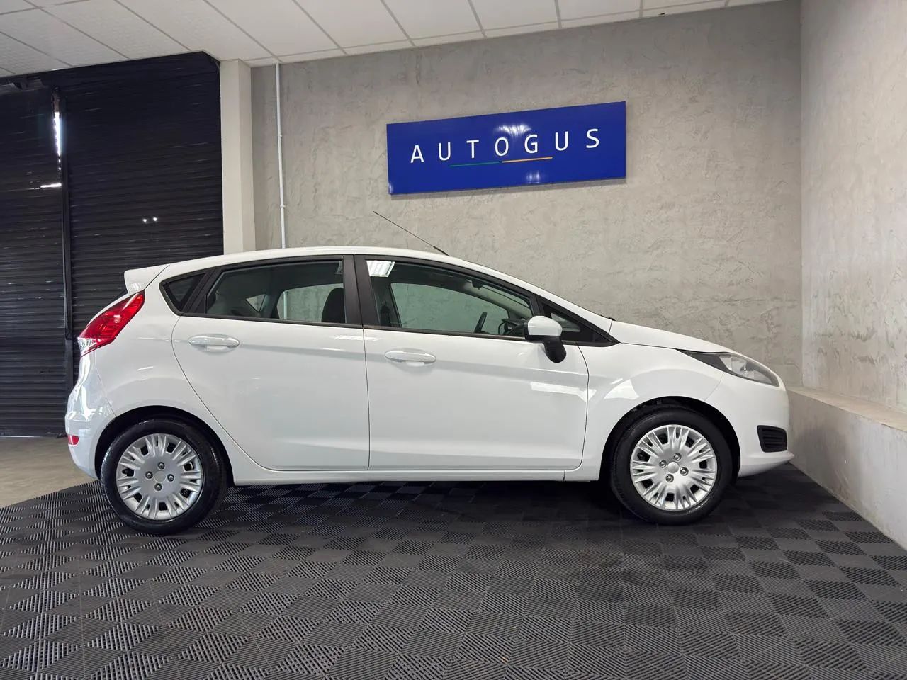 Ford Fiesta 1.5 16V Flex Mec. 5P 2016 - Foto 4