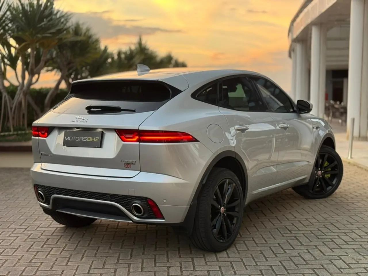Jaguar E-Pace R-dynamic S 2.0 AWD 249cv Aut. 2019 - Foto 4