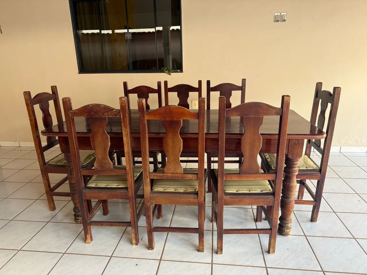 Mesa com cadeiras de madeira  - Foto 3