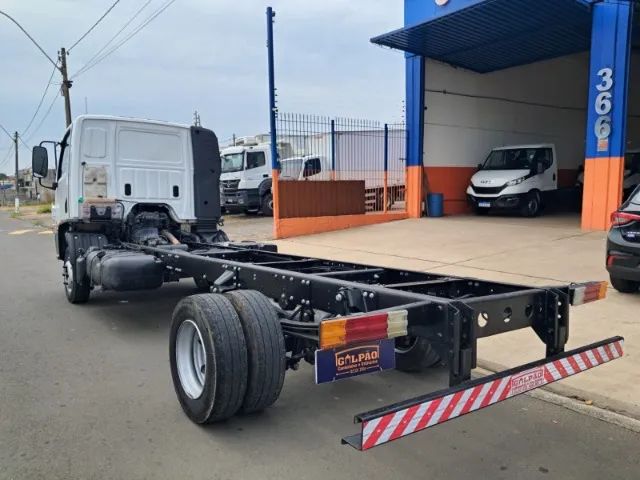 MB Accelo 815C Chassis 4X2 - (2013) - Foto 4