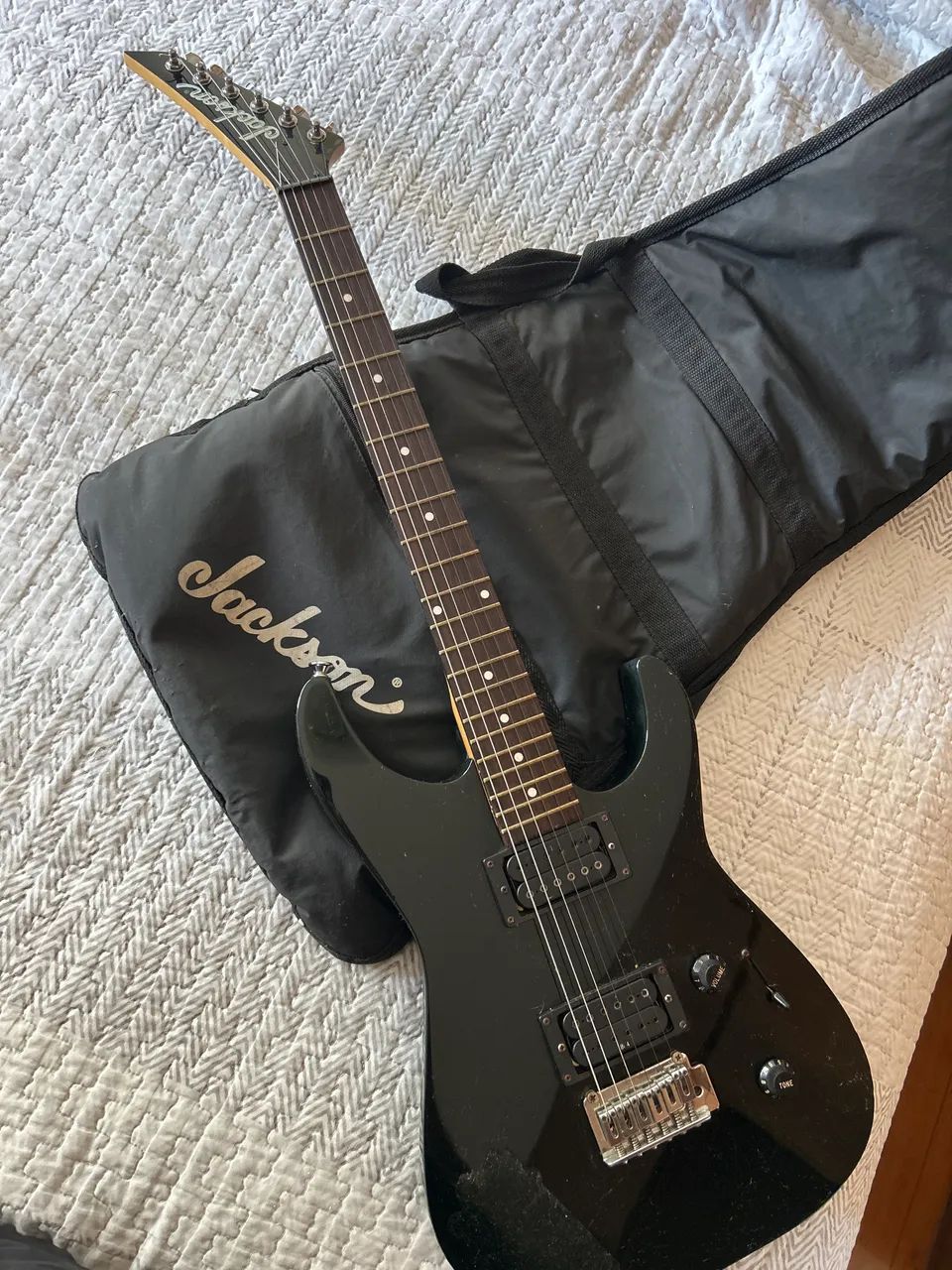 Guitarra Jackson Dinky J12 - Foto 2