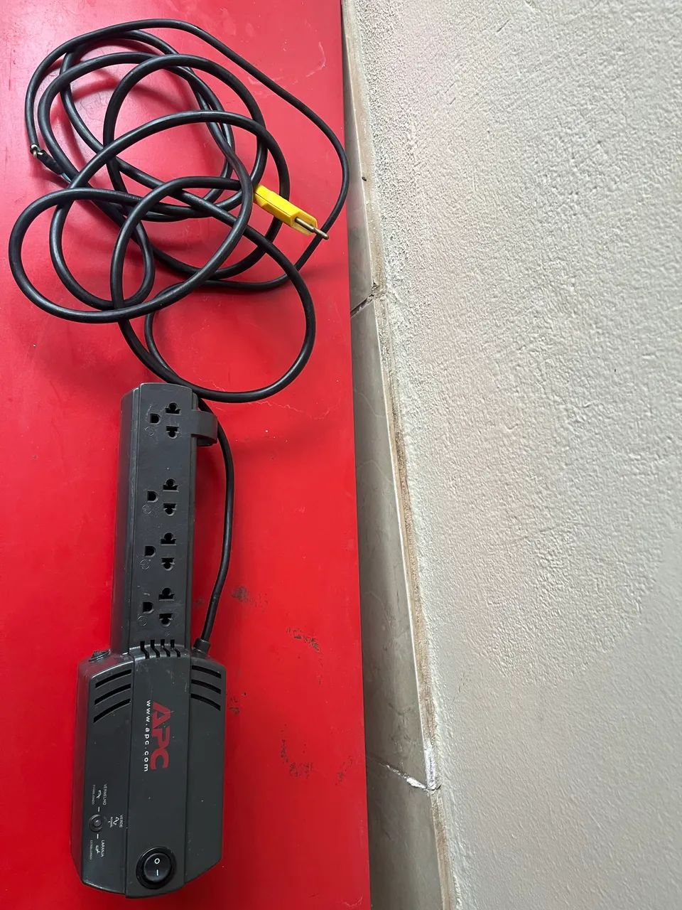 NoBreak APC com 3 Tomadas - Com Bateria   - Foto 4