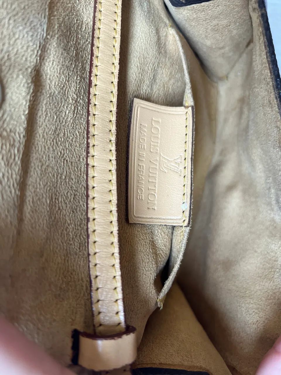 Bolsa Louis Vuitton pequena  - Foto 5