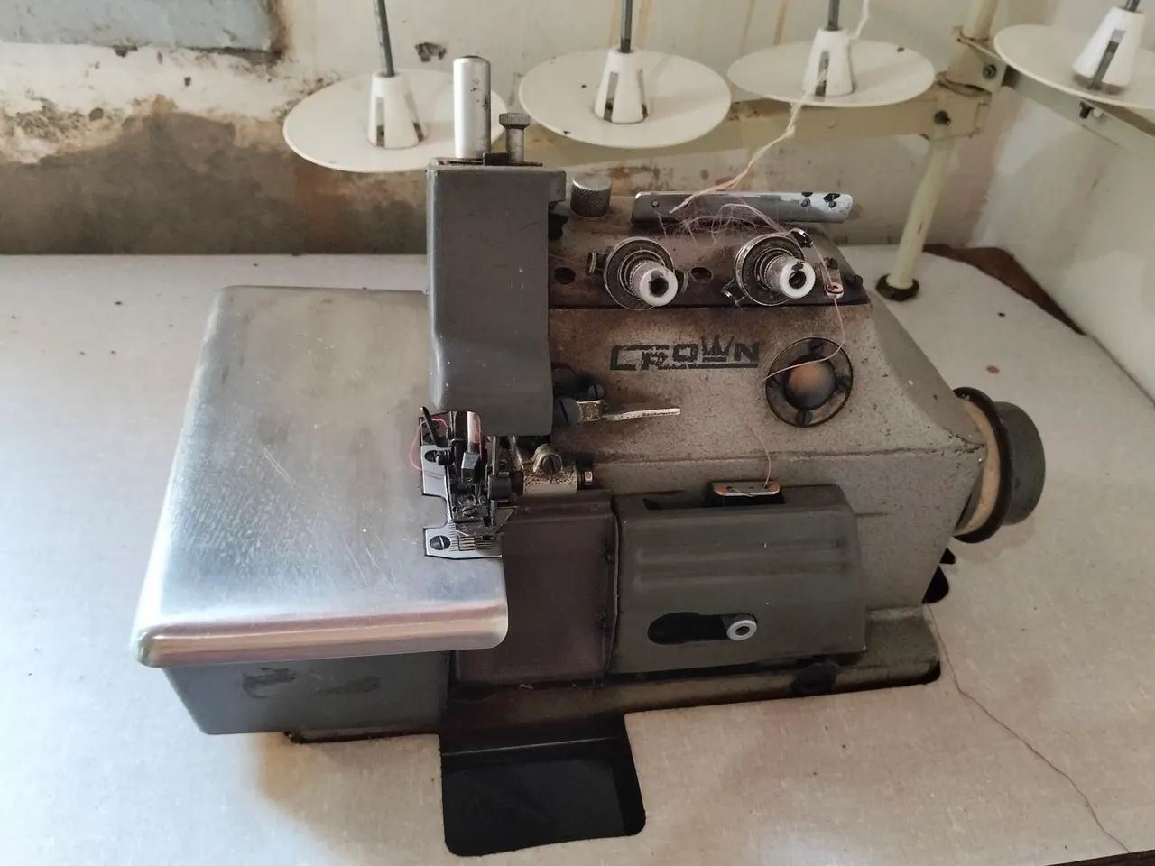 Máquina de costura industrial overlok