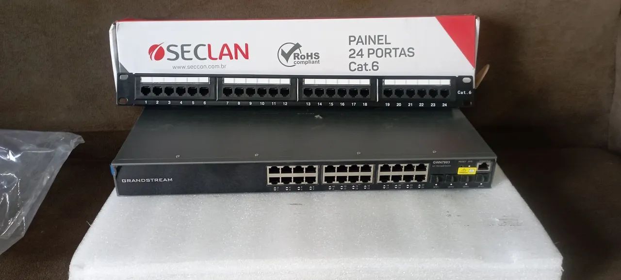 Switch Grandstream GWN7803 + Patch Panel SecLan 24P Cat.6  - Foto 2