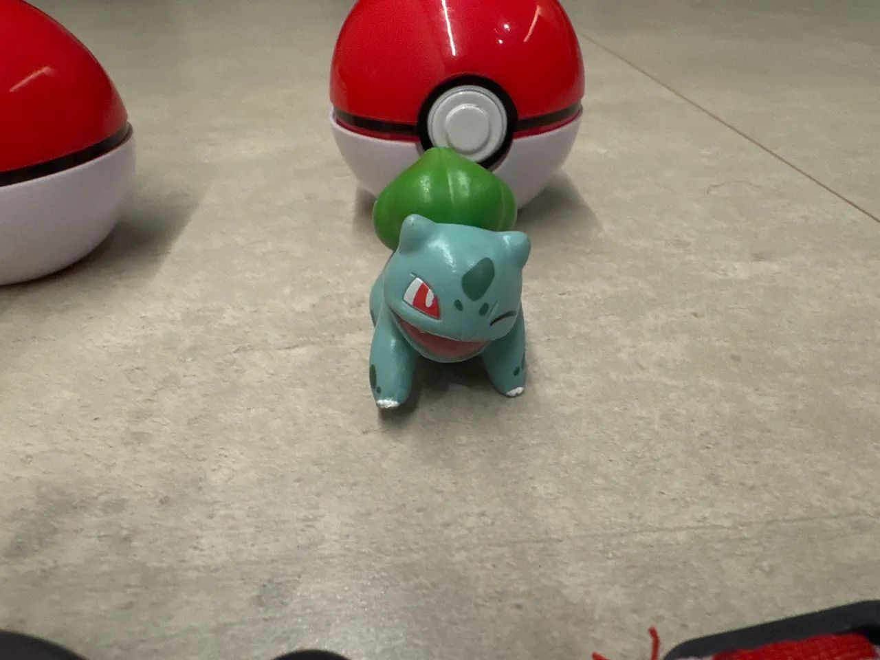 Miniatura de  pokemon com cinto e 2 pokebolas - Foto 3