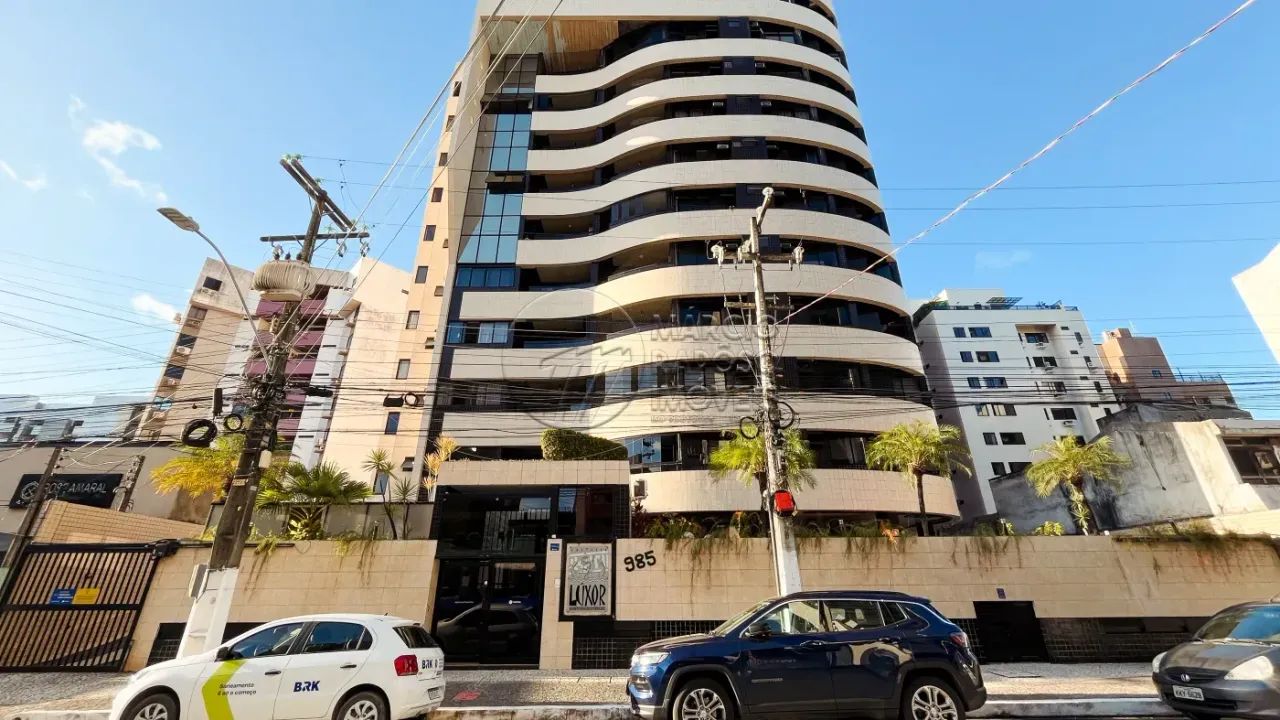 Apartamento com 3 Quartos e Varanda à venda na Ponta Verde no Edf Luxor