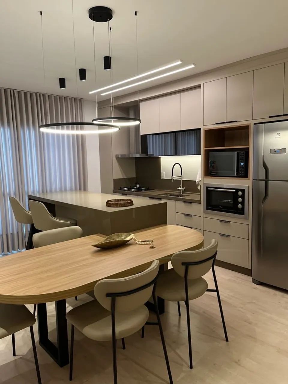 Casa Moderna com 2 Quartos, Amplo Quintal e Cozinha Planejada - Foto 2