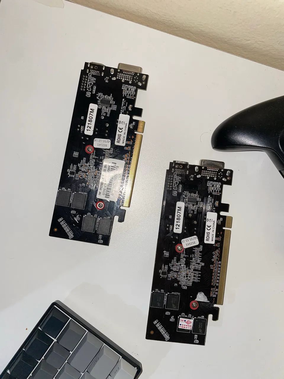 placas de video duas gt 210 e  uma amd r5 340x - Foto 4