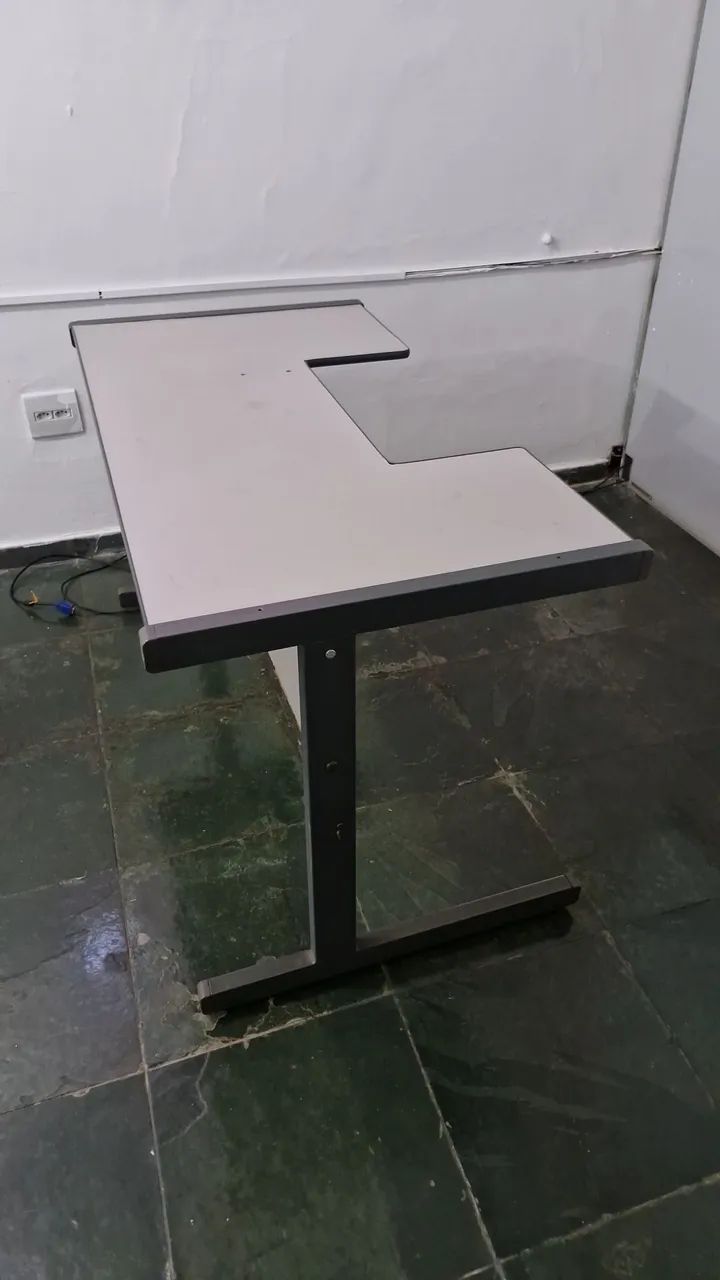 MESA COMPUTADOR 