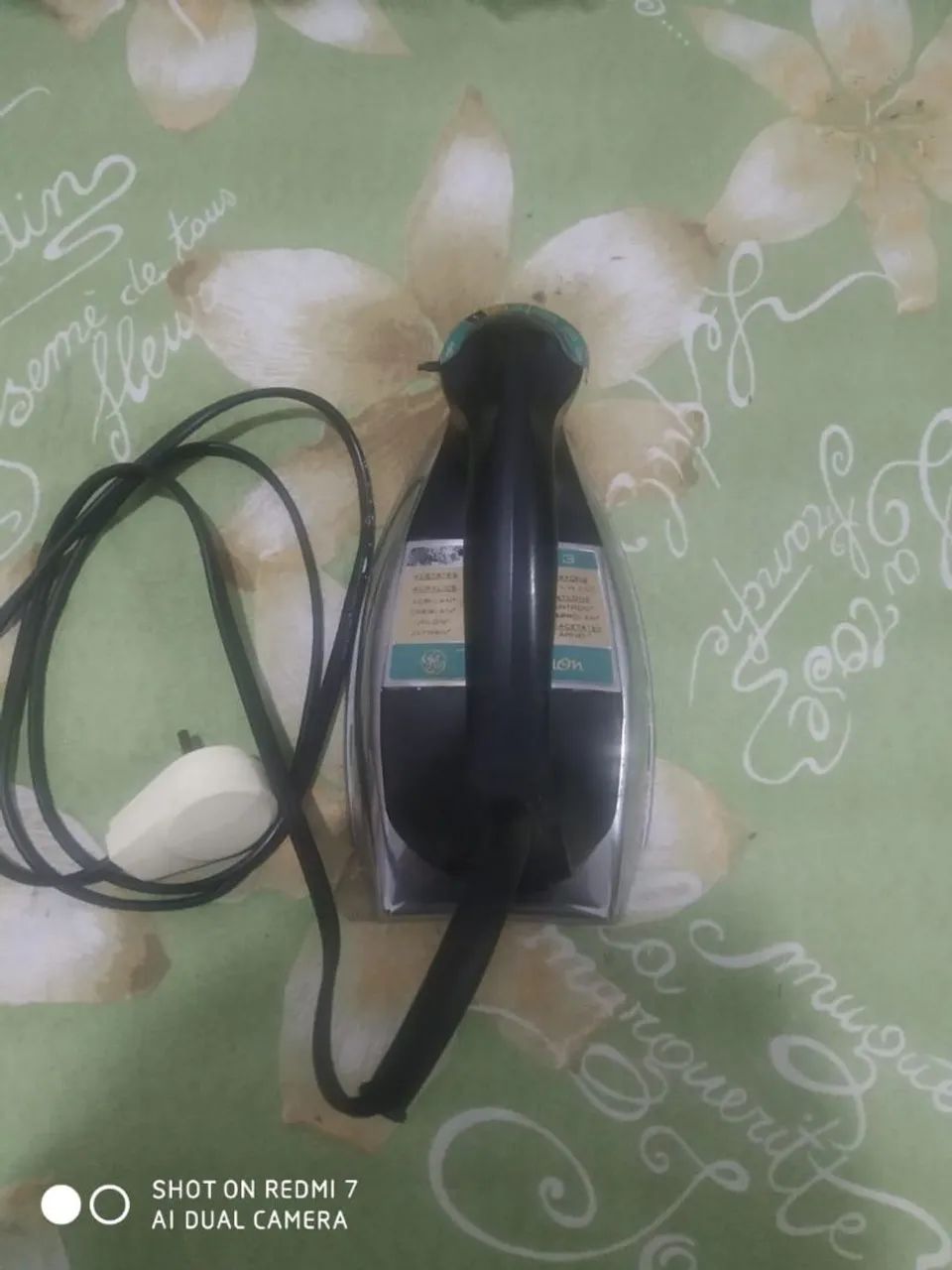 Vendo ferro de passar GE funcionando perfeitamente.