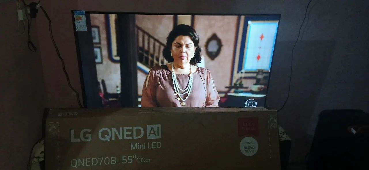 Vende-se televisão 55 polegadas qled 2026 com 2 meses de uso por 2.700 
