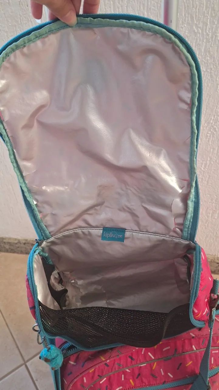 Mochila Kipling de rodinhas com merendeira original - Foto 5