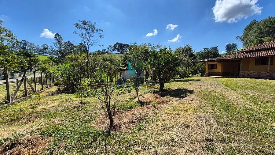 SÍTIO FORMADO COM FÁCIL ACESSO EM LAGOINHA-SP