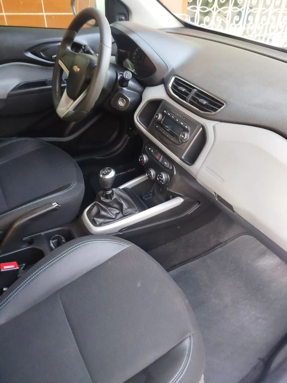 Chevrolet Onix Hatch LT 1.0 8V Flex Mec. 4P 2019 - Foto 3