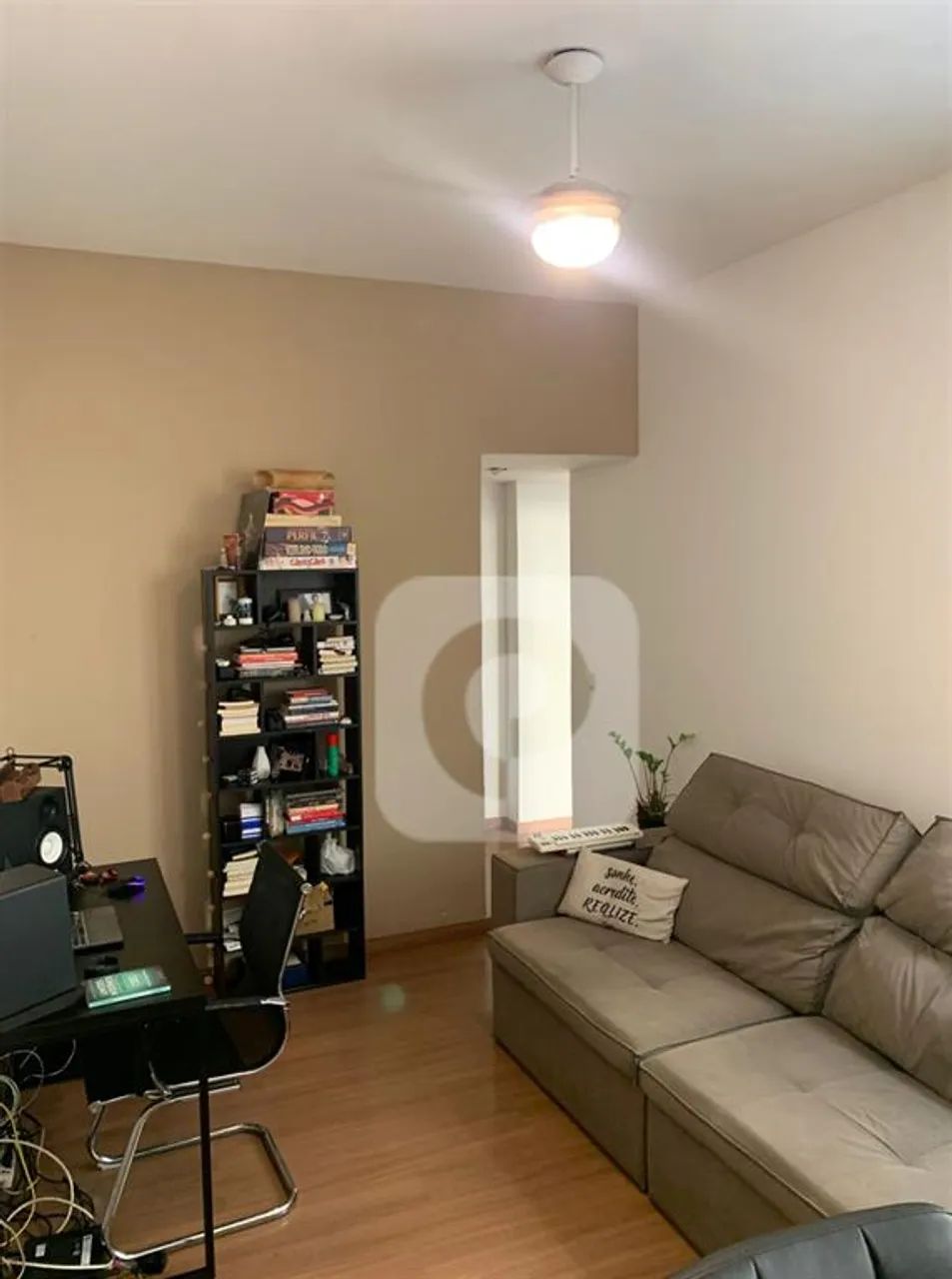 Apartamento recém pintado, reformado prédio tranquilo e familiar