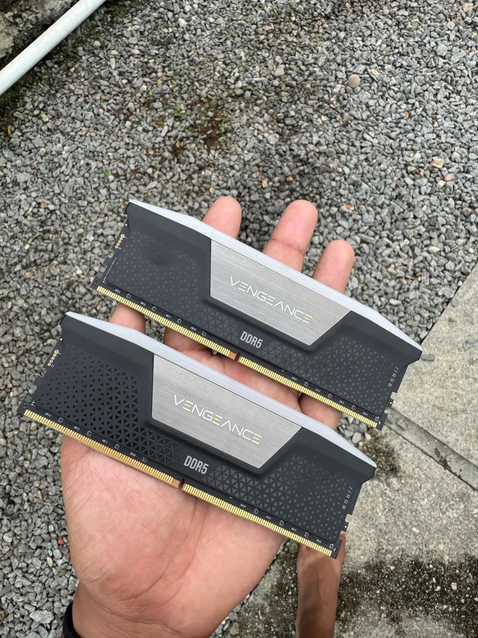 MEMÓRIAS RAM CORSAIR DDR5 RGB 5200MHz 32x2  - Foto 3