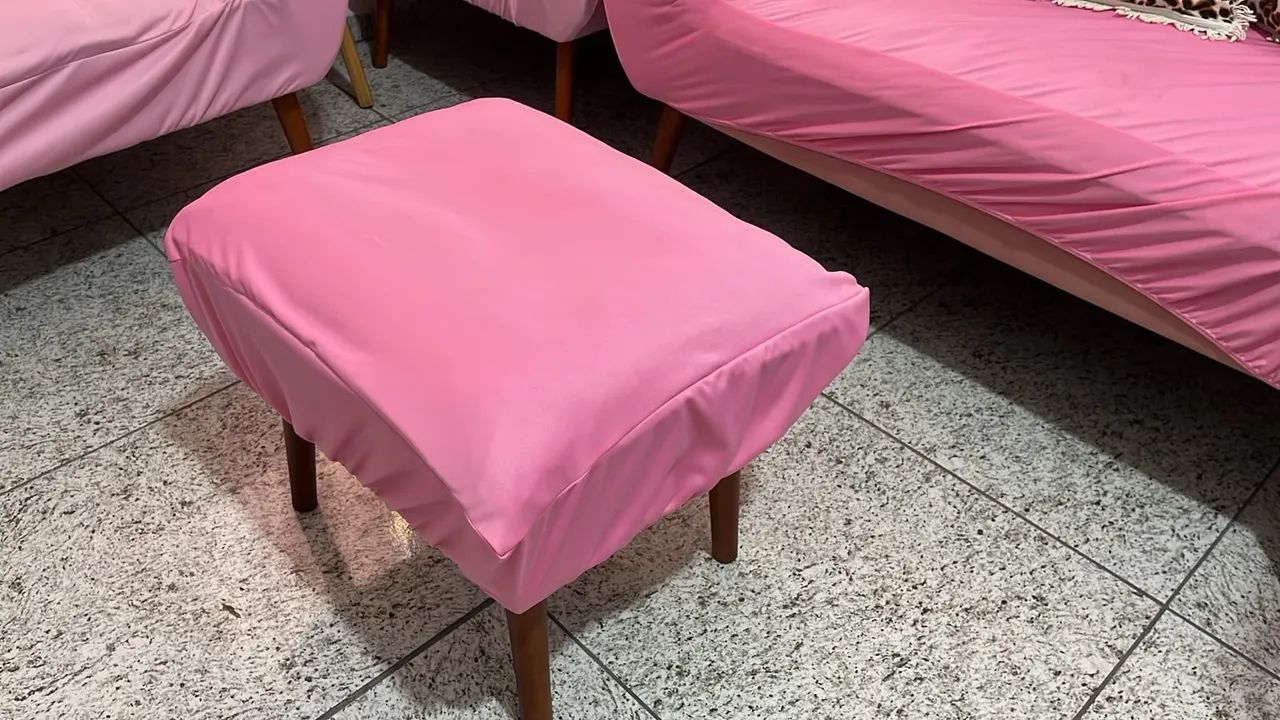 Cadeiras poltrona + sofá 2 lugares + puff de centro - Foto 5
