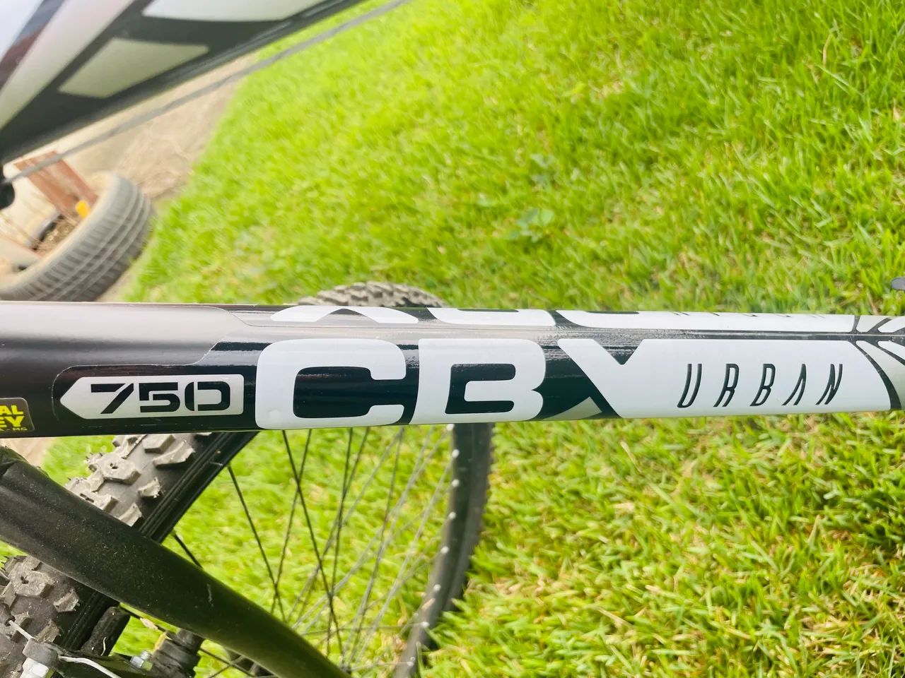 Vendo uma Bicicleta usada uma ÚNICA VEZ!! MUITO NOVA.  - Foto 5