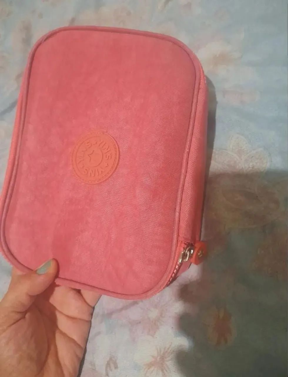 Kit mochila rebecca bonbon tênis, estojo, roupas - Foto 5