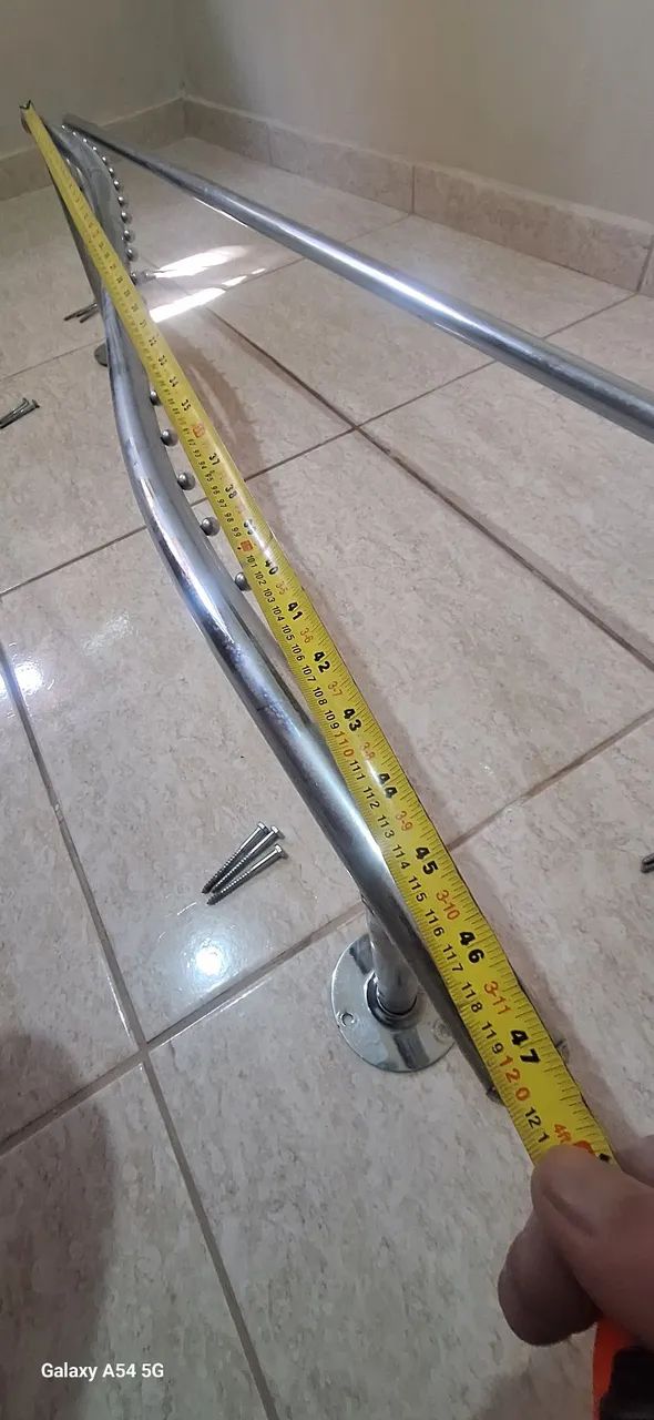 2 araras + trocador + manequim de brinde tudo por R$ 350,00 - Foto 4
