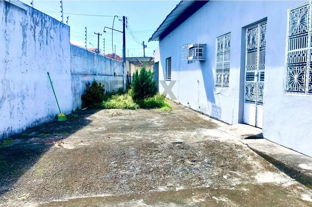 "Casa Comercial no Farol: Oportunidade Garantida!" - Foto 2
