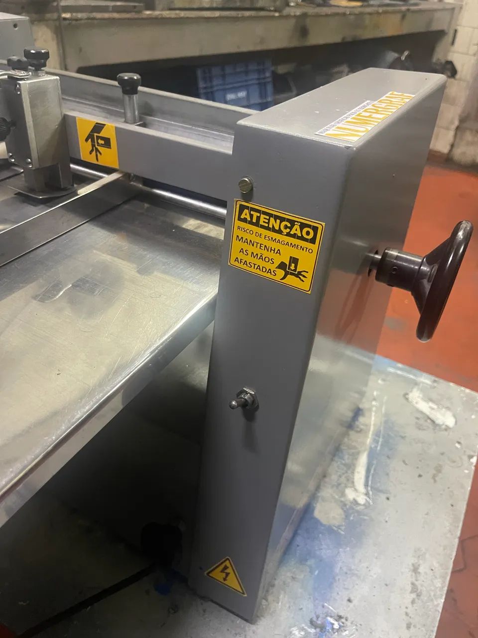 Micro Serrilhadeira numergraf 40 reformada  - Foto 3