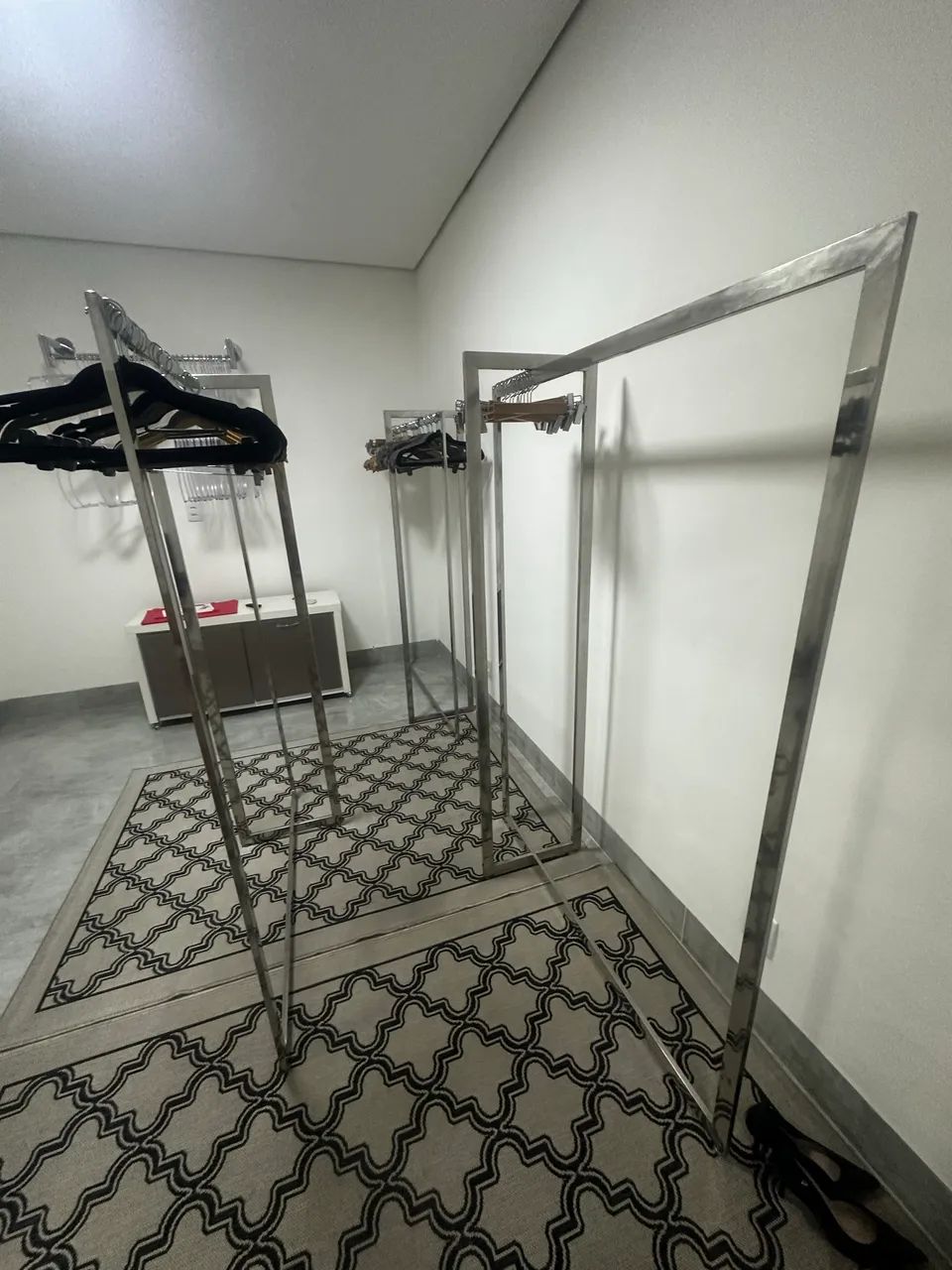Vendo 3 araras de roupa em aço inox  - Foto 3