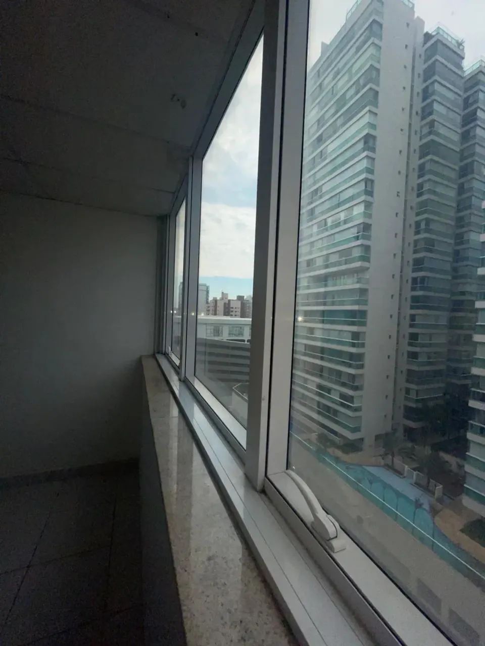 Praia da Costa: Sala 29 m², banheiro, 1 vaga de garagem - Foto 4