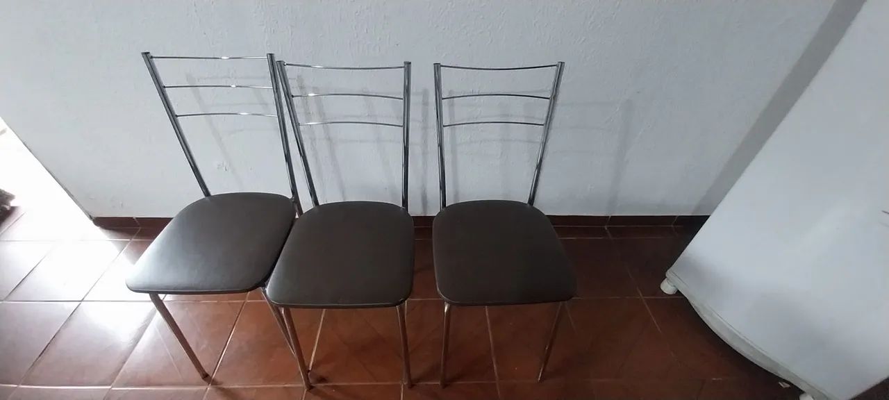 Mesa com 3 cadeiras - Foto 3
