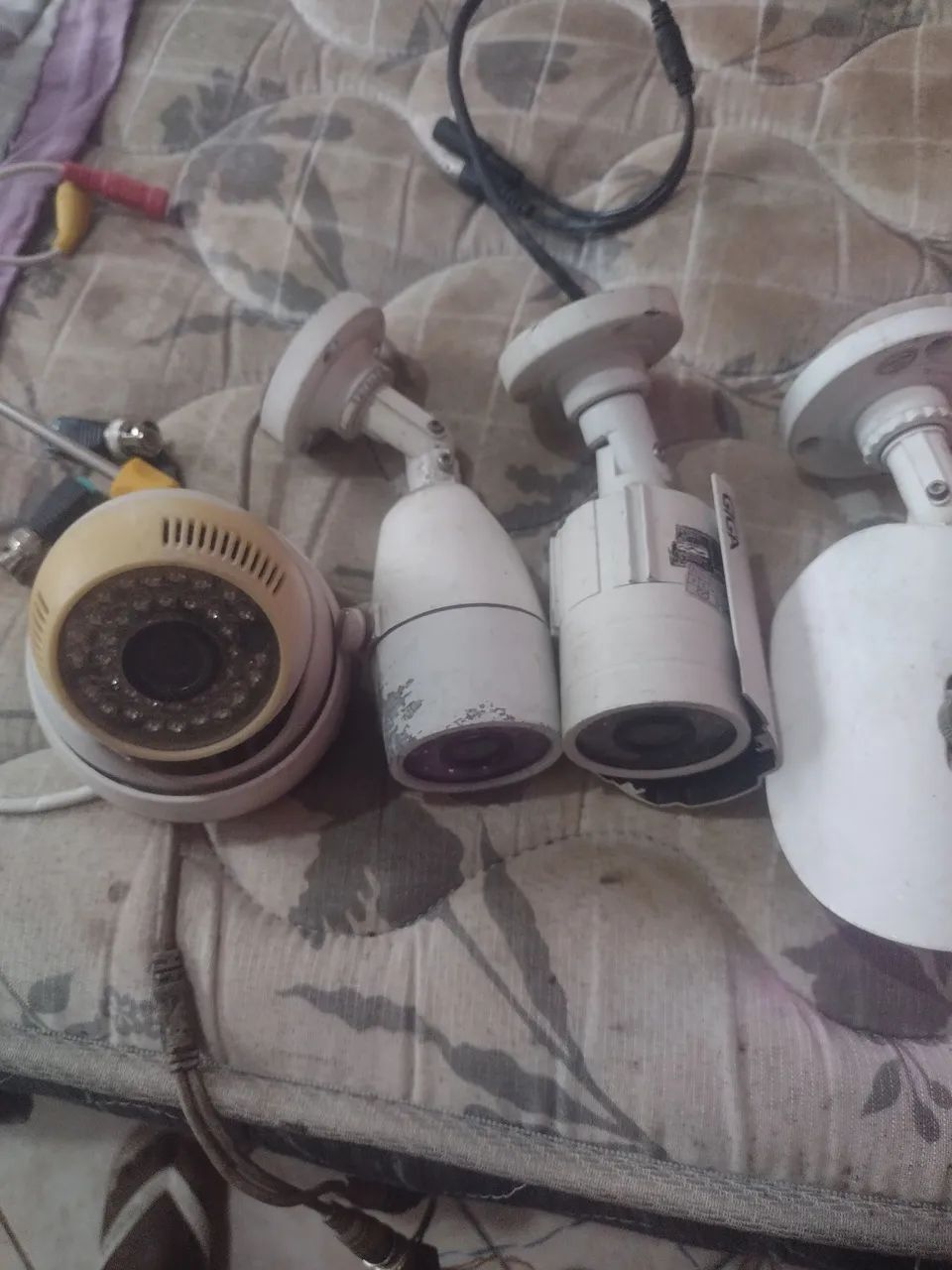 Kit DVR 4 canais , HD 260 GB,4 câmeras , 50m cabos CFTV , fonte 5 Amperes  - Foto 2